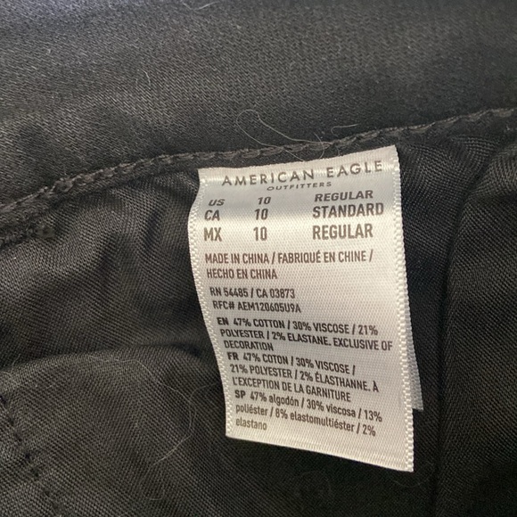 American Eagle Ripped Knee Skinny Jean - Picture 5 of 5